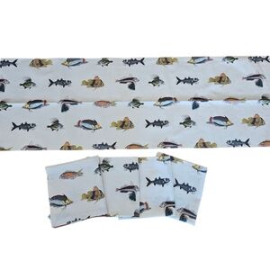 NWOT Pottery Barn Linen Blend Table Runner & 4 Square Napkin Fishing